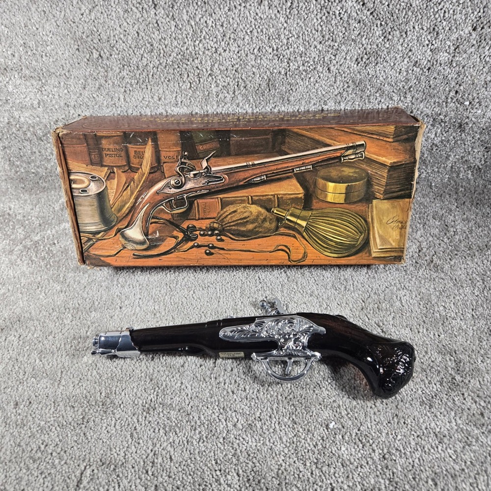 Avon Dueling Pistol 1760 After Shave Deep Woods Amber Glass Vintage 4oz Full